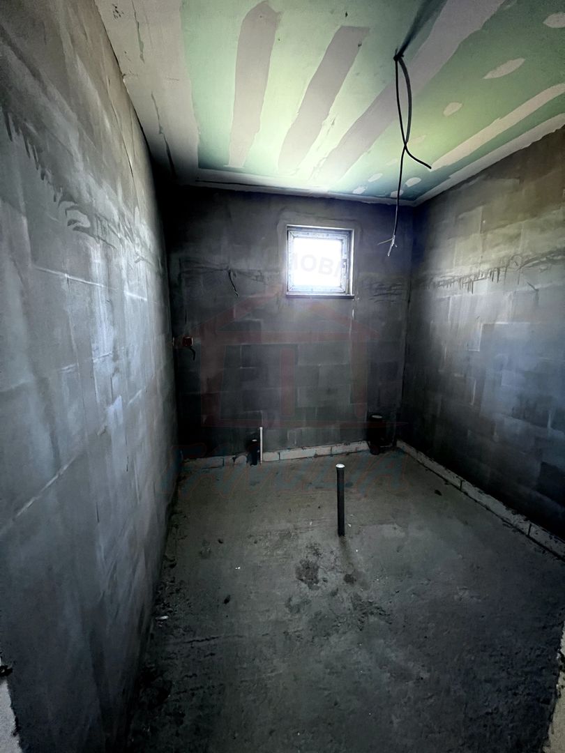 Vanzare casa P+M in Sendreni( in spatele Primariei), pret 99 000 euro - Poză 16