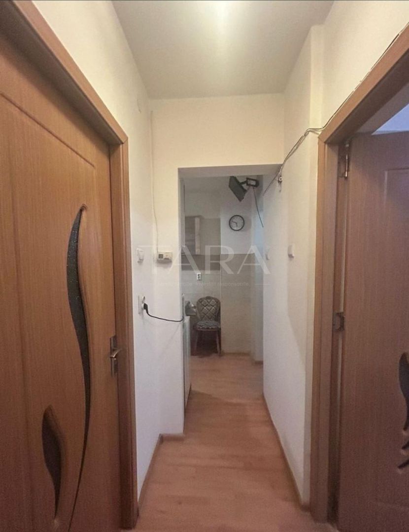Apartament cu 2 camere decomandate, 50 mp, balcon. - Poză 1