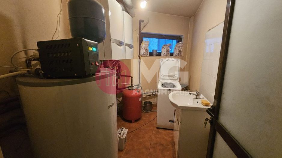 Casă Impresionantă de Vânzare Vitan ideal pentru Locuință sau Business - Poză 17