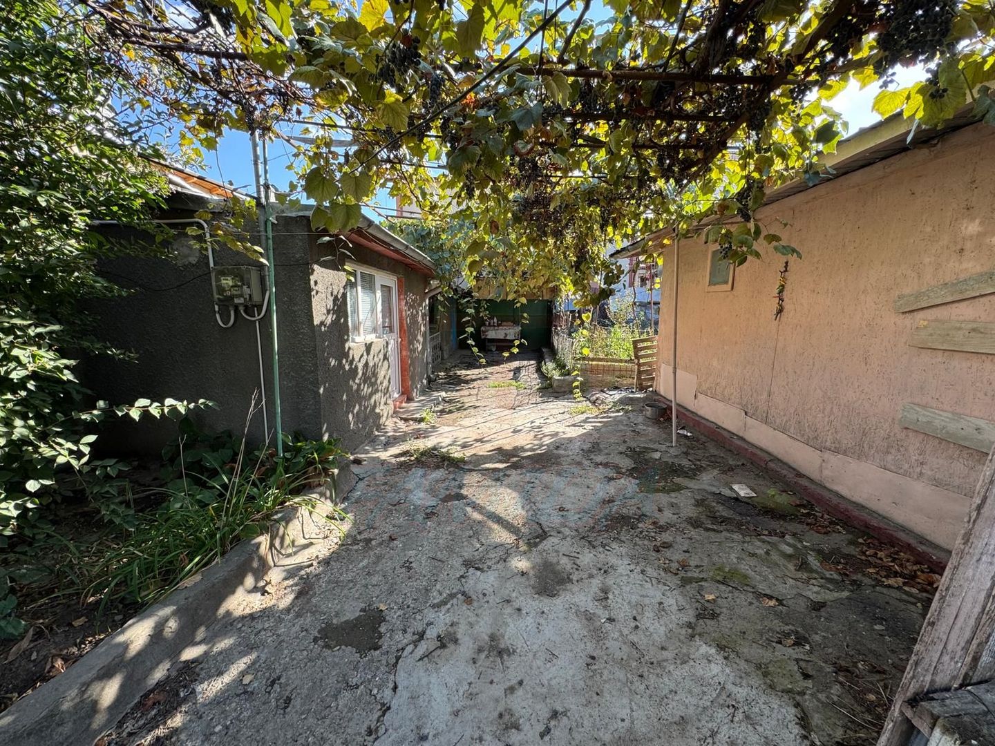 48500 Euro- 293 mp. Teren si casa batraneasca in mun. Galati - Poză 8