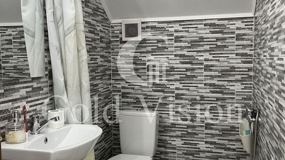 Case cu 7 camere, curte proprie + spălătorie, în Sighetu Marmației - Poză 21