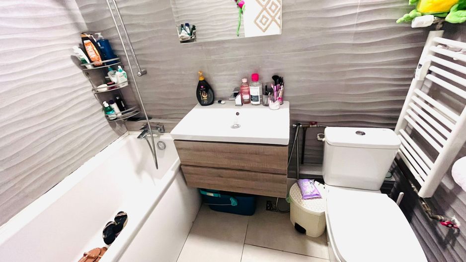 APARTAMENT MODERN DECOMANDAT RENOVAT COMPLET BLOC REABILITAT GORJULUI - Poză 9