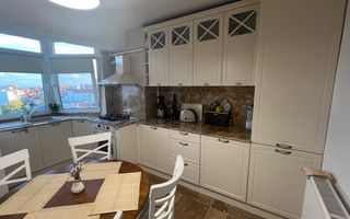 Capitol - Apartament frumos cu 3 camere și vedere la mare - Poză 9