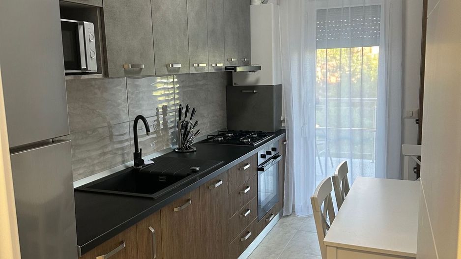 GARS. APARATORII PATRIEI, BUCATARIE INCHISA, PARCARE, METROU 13 MINUTE - Poză 1