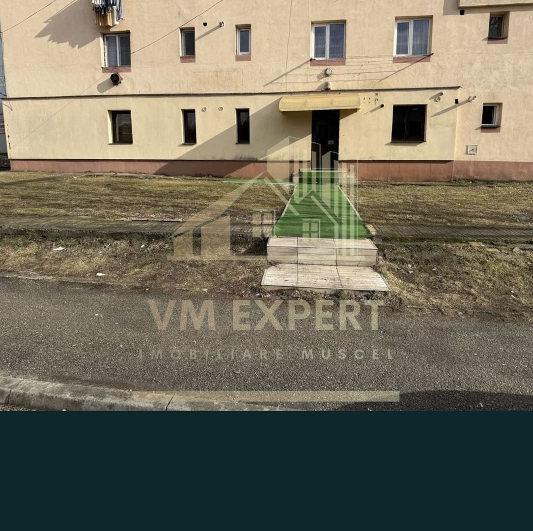 SPATIU COMERCIAL DE INCHIRIAT 80 MP CAMPULUNG - Poză 1