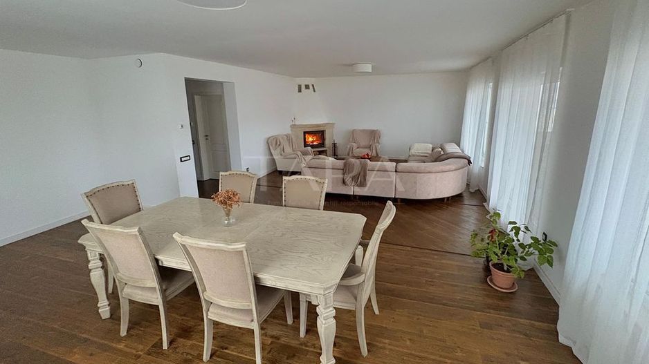 Penthouse spectaculos, 200 mp utili, terasă de 150 mp, zona Panemar. - Poză 3