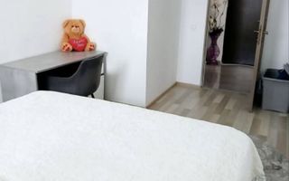 Apartament 3 camere - zona Tractorul - Poză 3