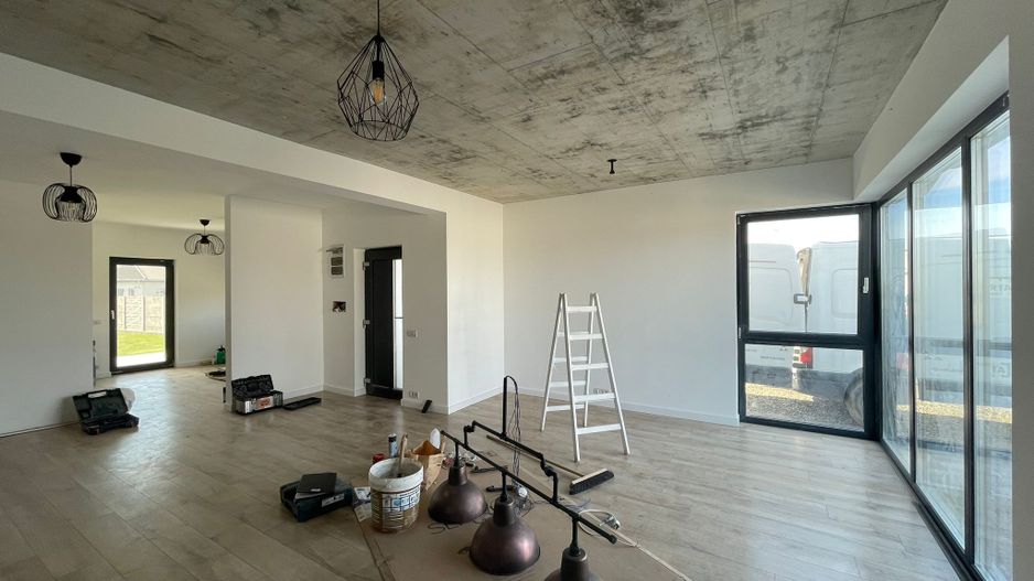 Duplex cu arhitectura deosebita - Mosnita Noua - Poză 1