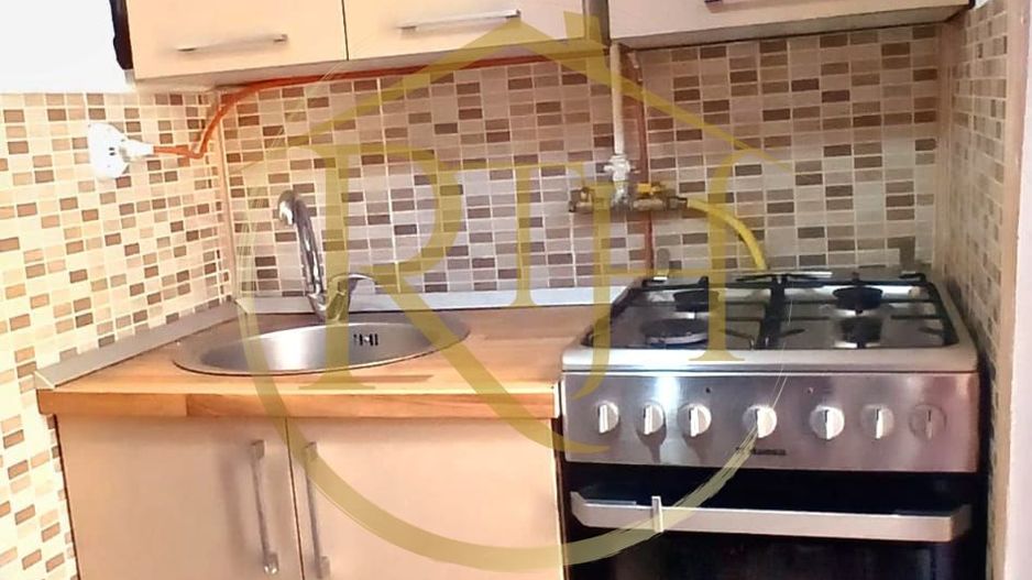 Oferim spre vanzare un Apartament la curte comuna, in zona Odobescu. - Poză 14