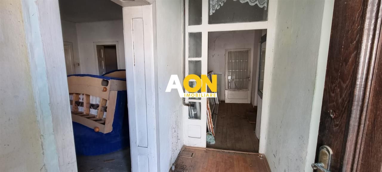 Casa demolabila in zona Cetatii Alba Carolina, cu 947 mp teren - Poză 5