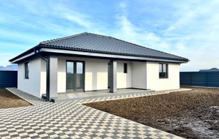 Casă/Parter/Terasă/Sânpetru