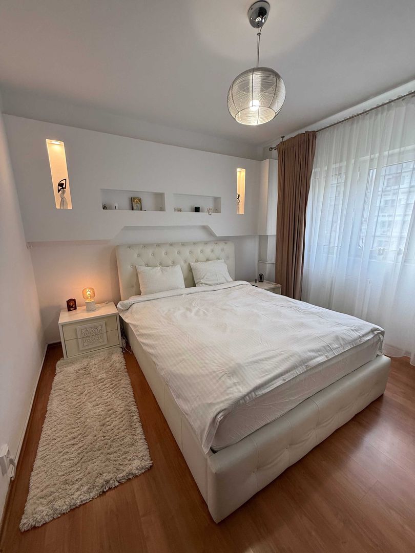 Vanzare apartament 2 camere in Titan-Buhusi, bloc 1978, mobilat, utilat, parcare - Poză 1