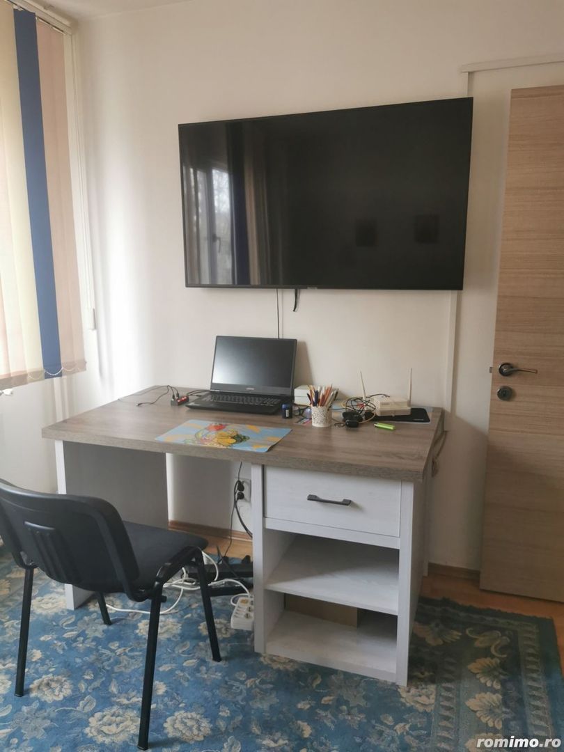 Proprietar , vand apartament , 4 camere cu centrala termica , boxa si loc parcare adp - Poză 5