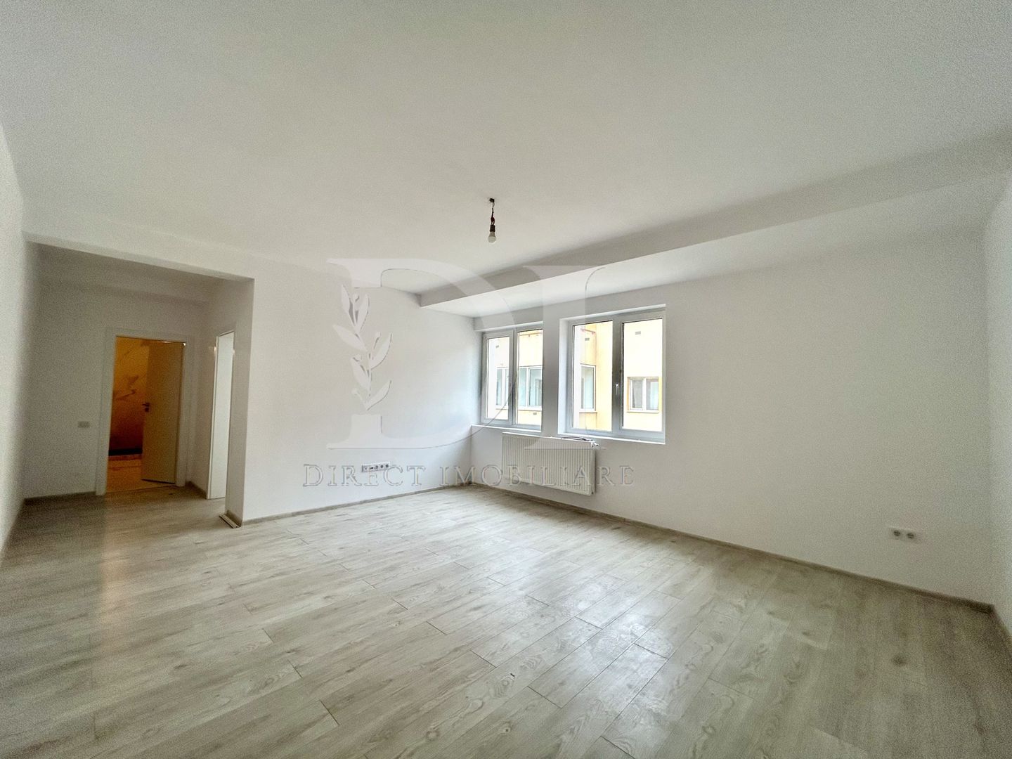 Apartament  2 camere de vanzare / Eroilor / Floresti - Poză 1