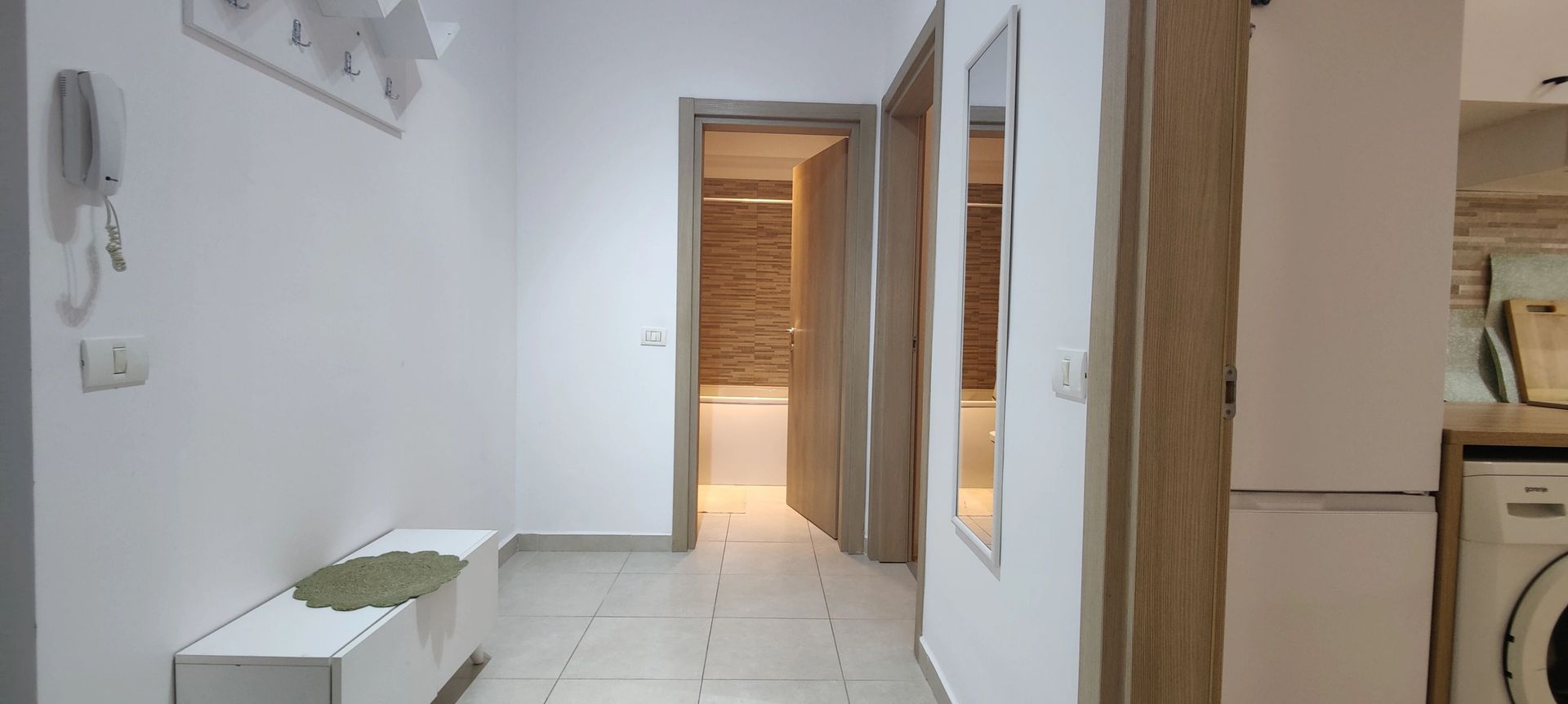 2 camere complet mobilat | Centrală proprie | Vedere către Lacul Morii - Poză 3