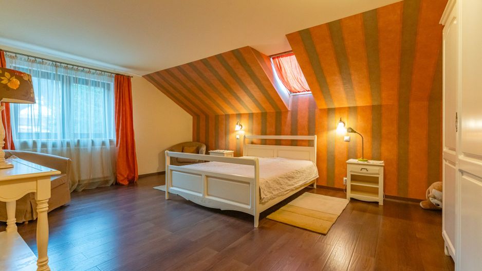 Casă individuală cu 7 camere lângă AFI Mall, ideală pentru birouri sau locuință - Poză 14