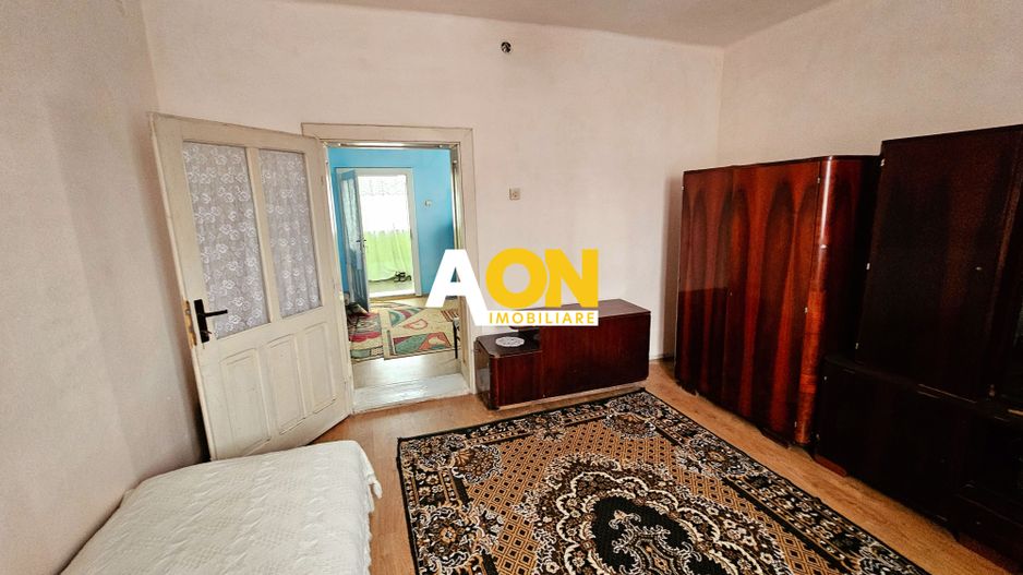 Casă traditională, 3 camere, 1766 mp teren, la asfalt, Vintu de Jos - Poză 9