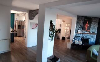 BRASADAS vinde casa cu 7 camere si teren 890mp în Decebal. - Poză 2