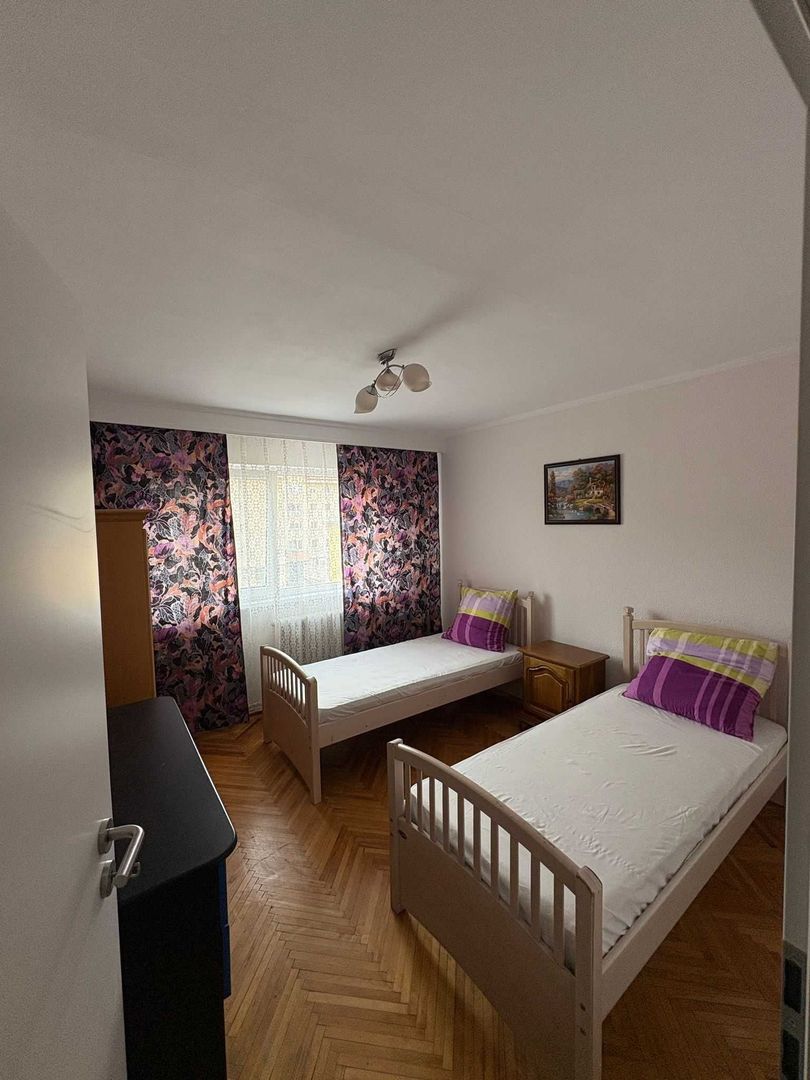 Apartament cu 3 camere de inchiriat in Centru - Poză 3
