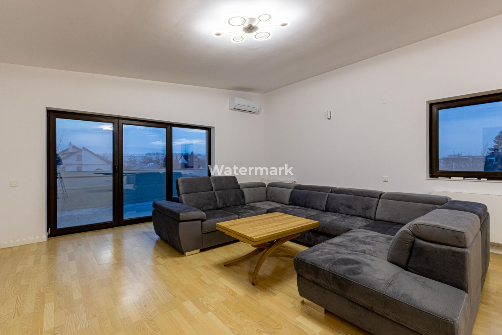 Apartament cu 4 camere de închiriat în zona Alexandru cel Bun - Poză 3