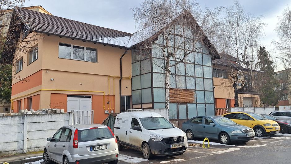 Centrul Civic, cladire individuala 500mp utili, pretabil clinica medicala - Poză 2