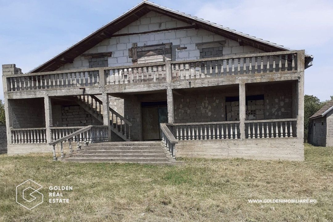 Casa la rosu + teren generos, 2967 mp, localitatea Cicir - Poză 2