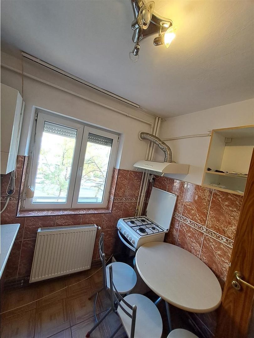 2 camere decomandat Gh Lazar centrala proprie - Poză 2
