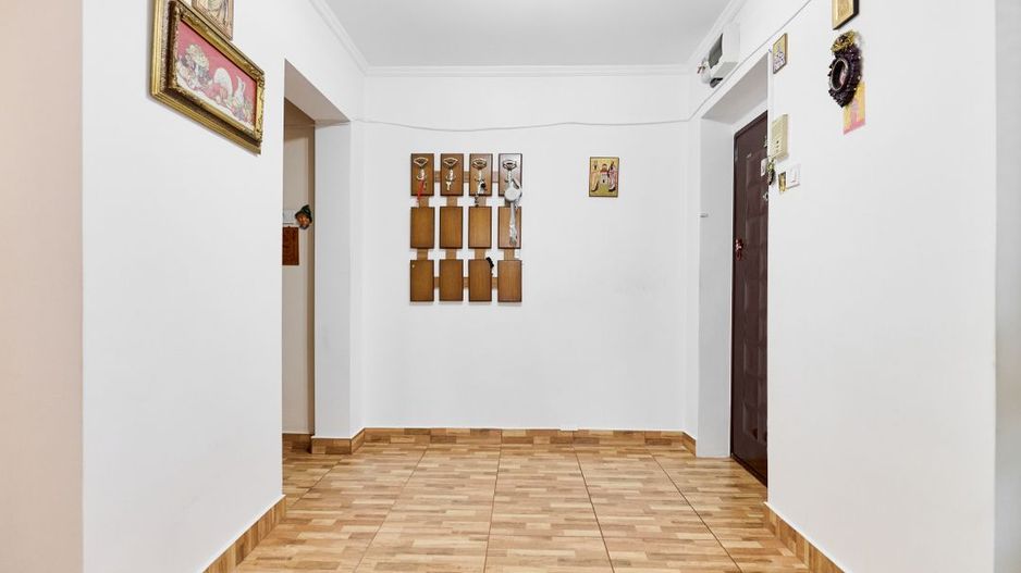 Apartament decomandat  4 camere -  etaj intermediar - Cartier Nord - Poză 9
