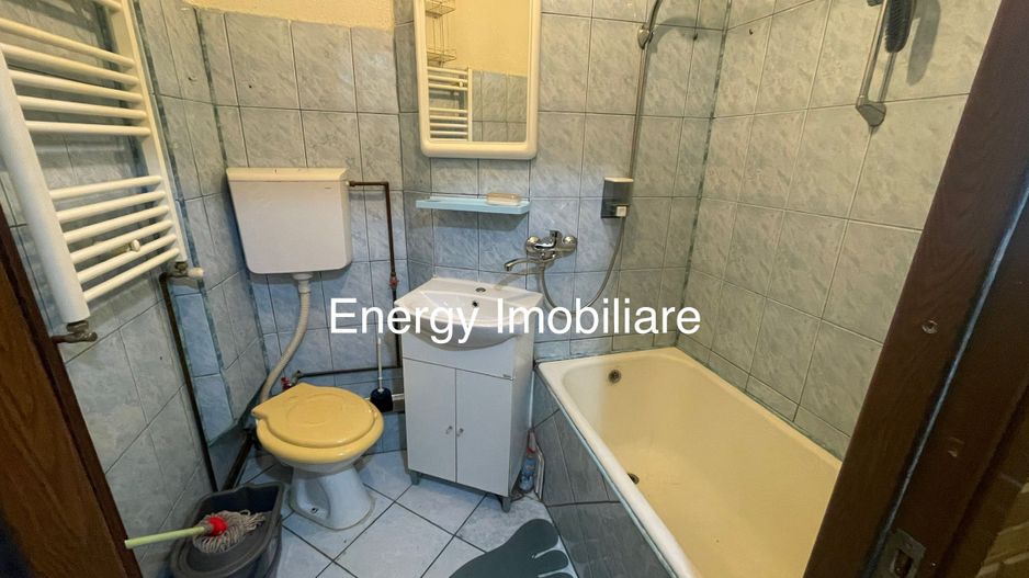 Apartament cu 3 camere,zona Dâmbul Pietros - Poză 8