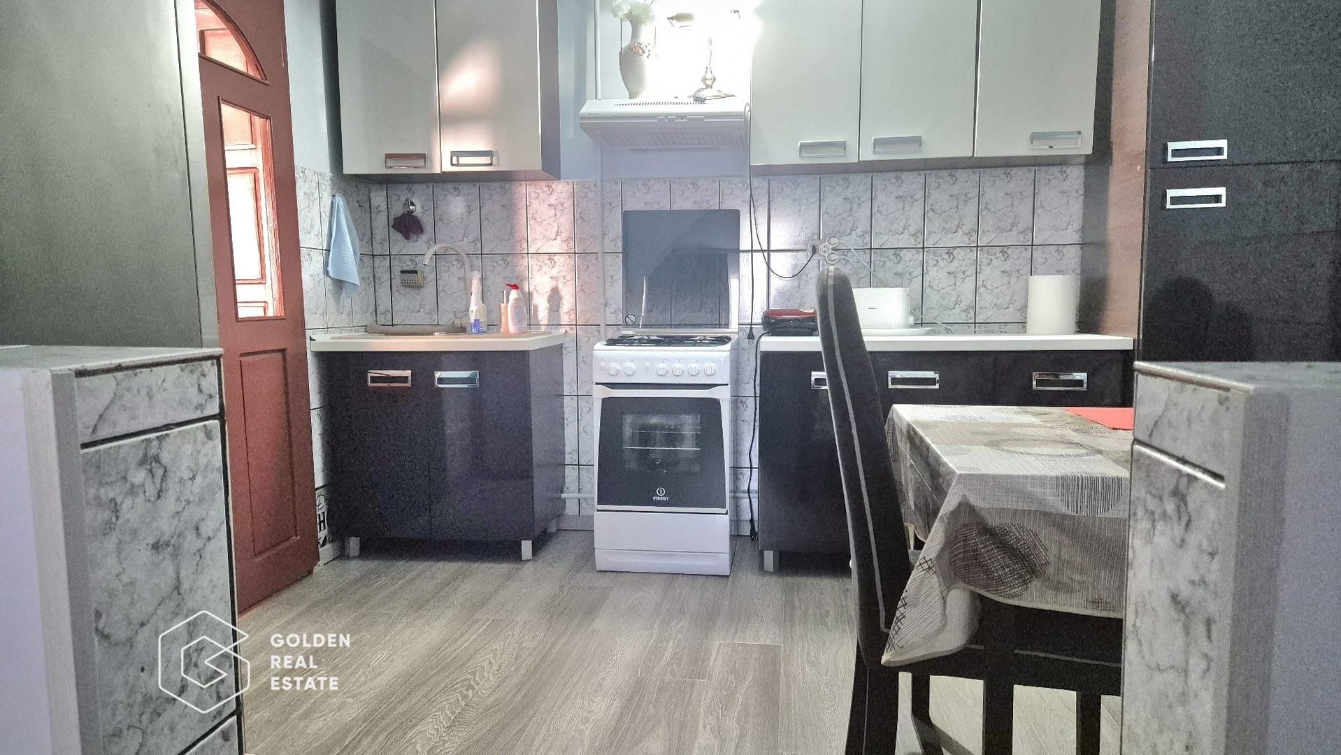 Casa spatiosa cu 5 camere, garaj si gradina, zona Gradiste - Poză 7