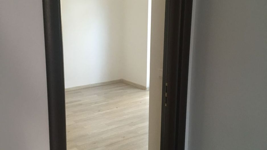 Închiriez apartament 3 camere nemobilat, Unirii, destinat birouri - Poză 5