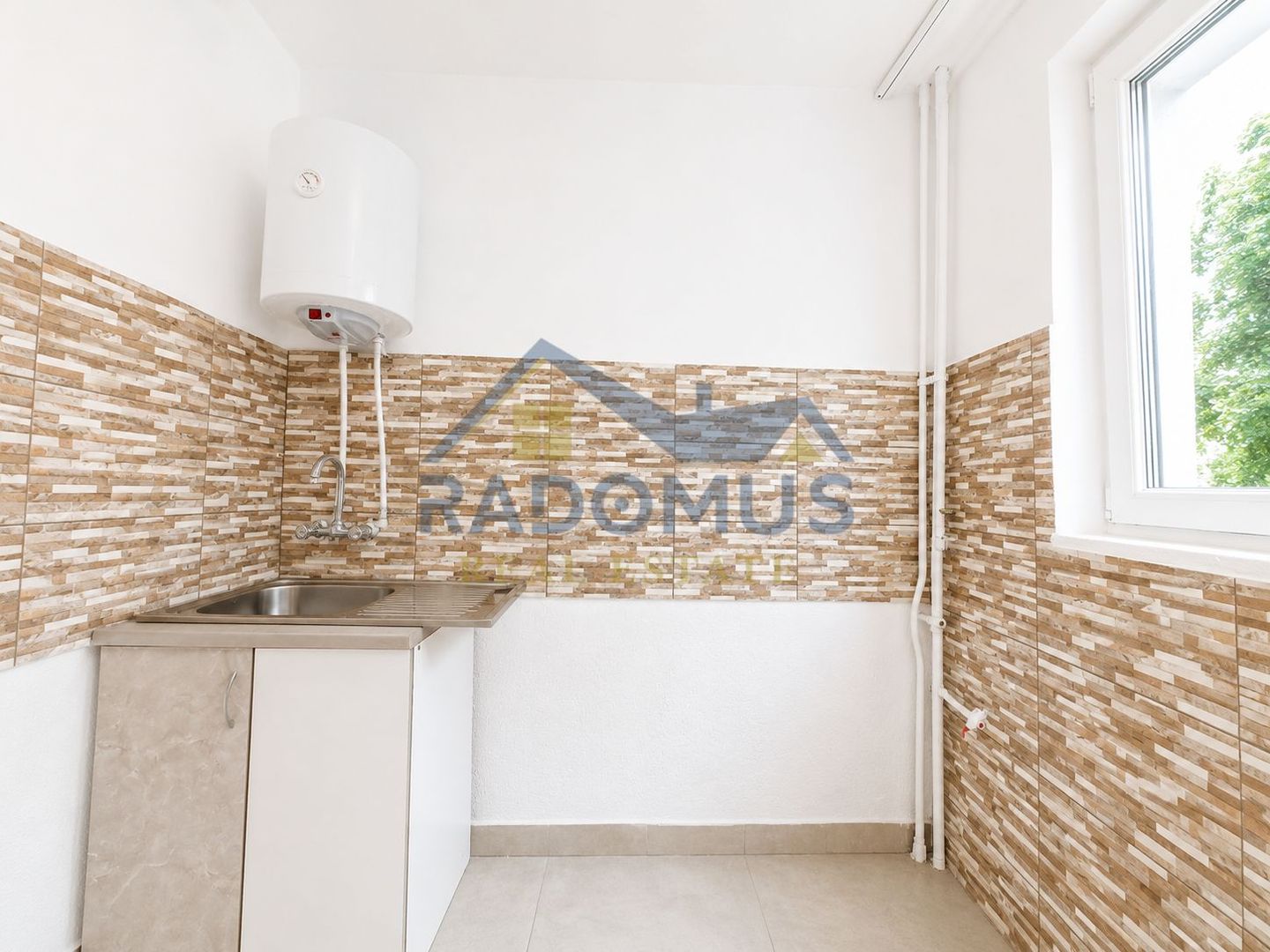 Garsonieră de vânzare – 22 Mp Utili - Parter - Vest -31.900 Euro - Poză 5
