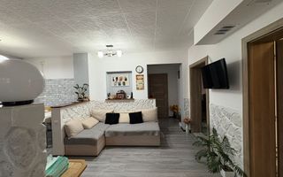 Casa tip duplex - 4 camere, balcon si curte proprie - Zona Lazaret - Poză 3