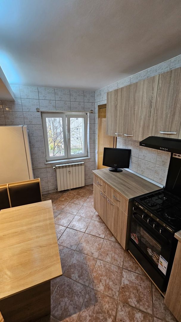 Închiriez apartament 3 camere, mobilat și utilat, Piața Alba Iulia - Poză 5