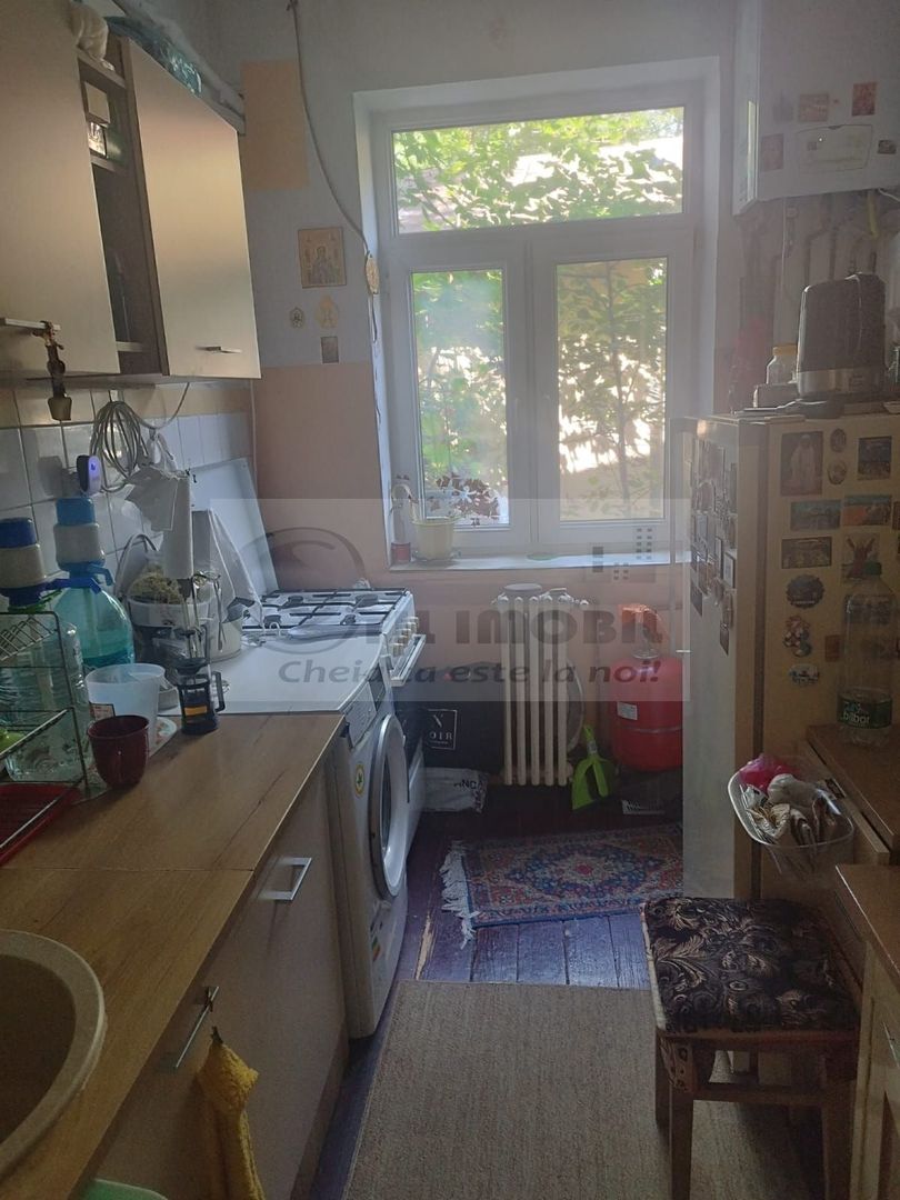 Ap 2 camere, 62 mp, central, etaj 1/2 ,loc de parcare - 190.000 € neg - Poză 2