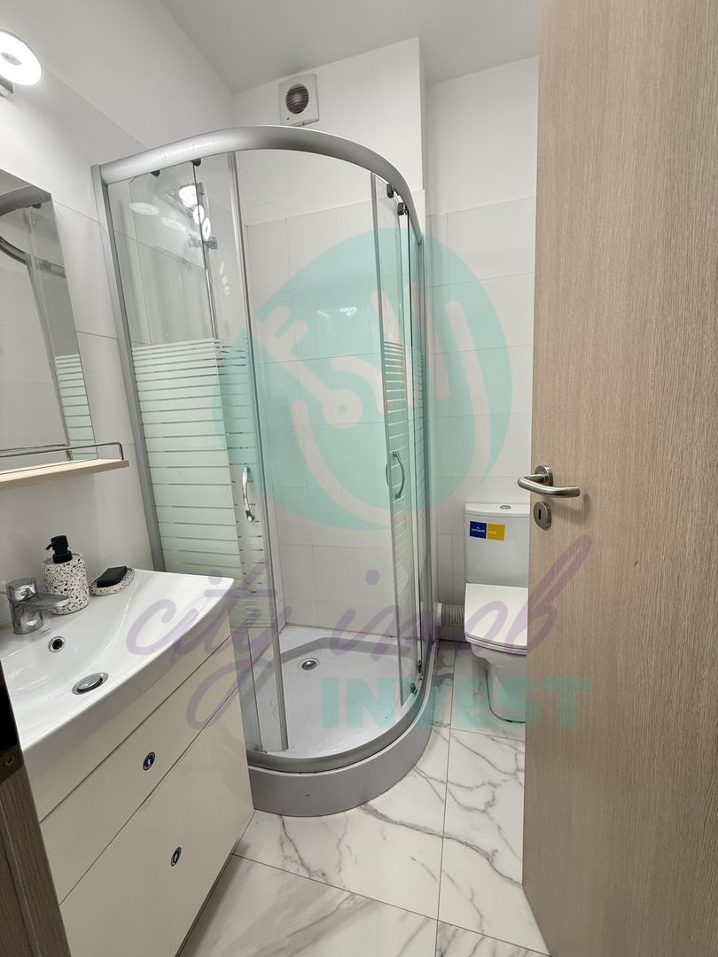 3 camere intr-o cladire cu arhitectura deosebita - Poză 12