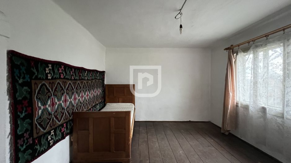 De vanzare casa, atelier fierarie, 4 anexe - 2507 mp in Manastirea Humorului - Poză 1