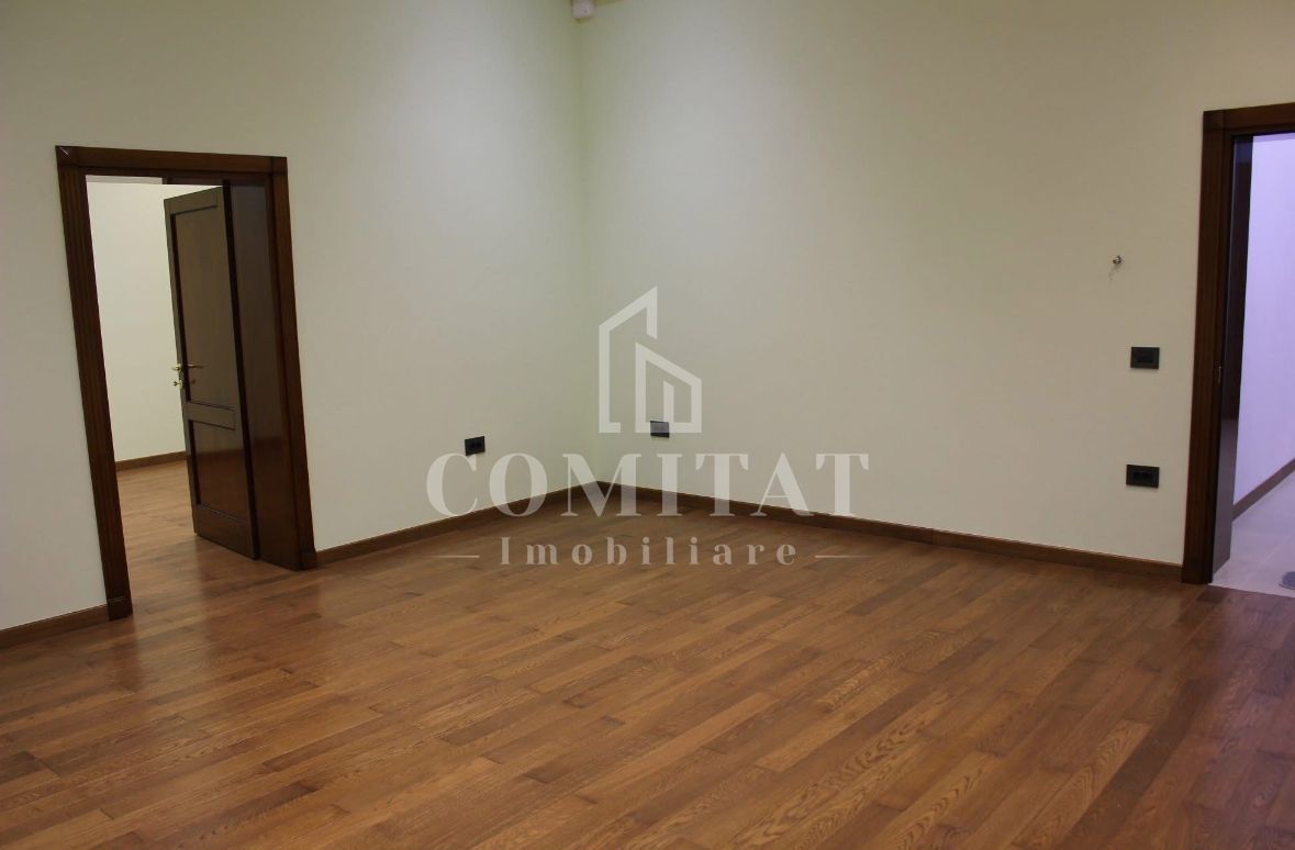 Oportunitate! Apartament 3 camere | Zona Ultracentrală - Poză 1