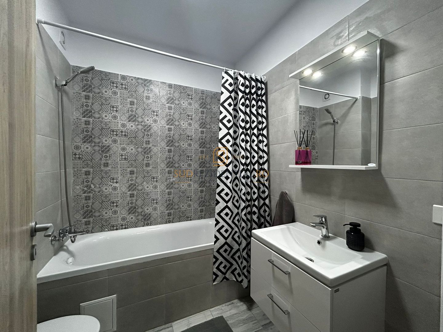 Apartament 2 camere de inchiriat, mobilat, The Grand Kristal, Sector 4 - Poză 5