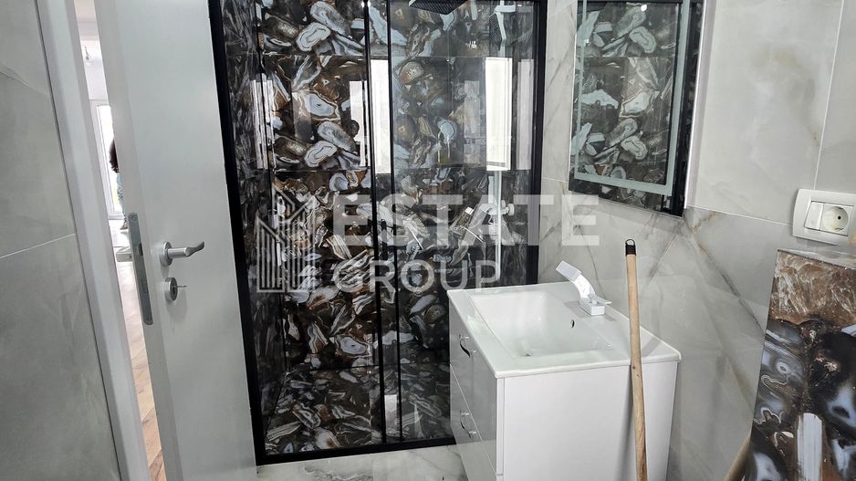 Duplex cu 5 camere despartit prin garaj in Giarmata - Poză 9