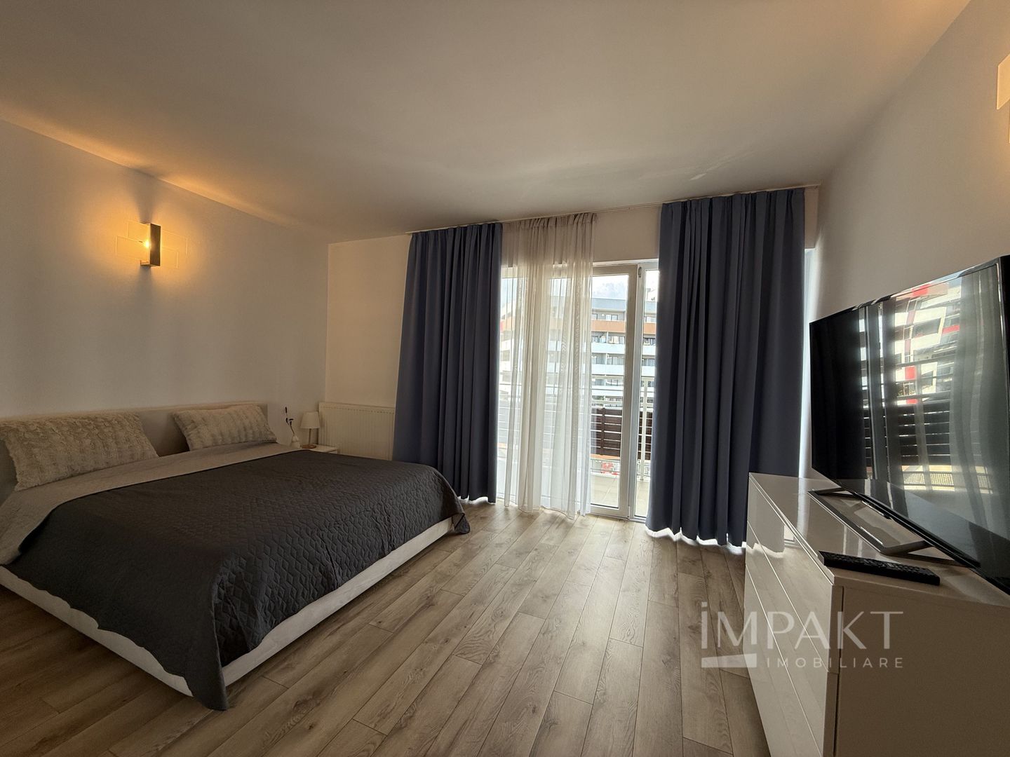 Penthouse pe doua niveluri cu 5 camere in cartierul Buna Ziua - Poză 8