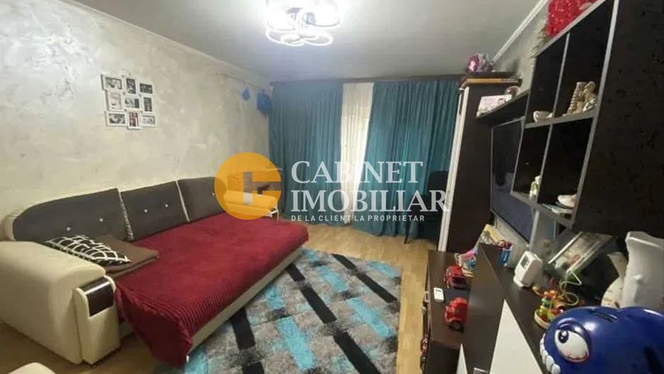 Cug - Selgros - 3 Camere Decomandat + Boxa .Bloc . 1992 - 72 Mp - Poză 4