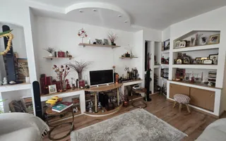 Apartament cu 3 camere  de vanzare - B dul 1 Mai - Poză 11