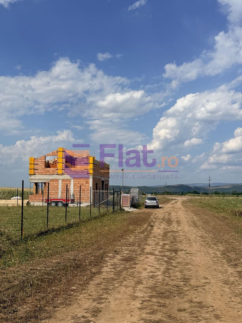 Teren intravilan de vânzare în Hărman, Brașov cu utilitati - Poză 3