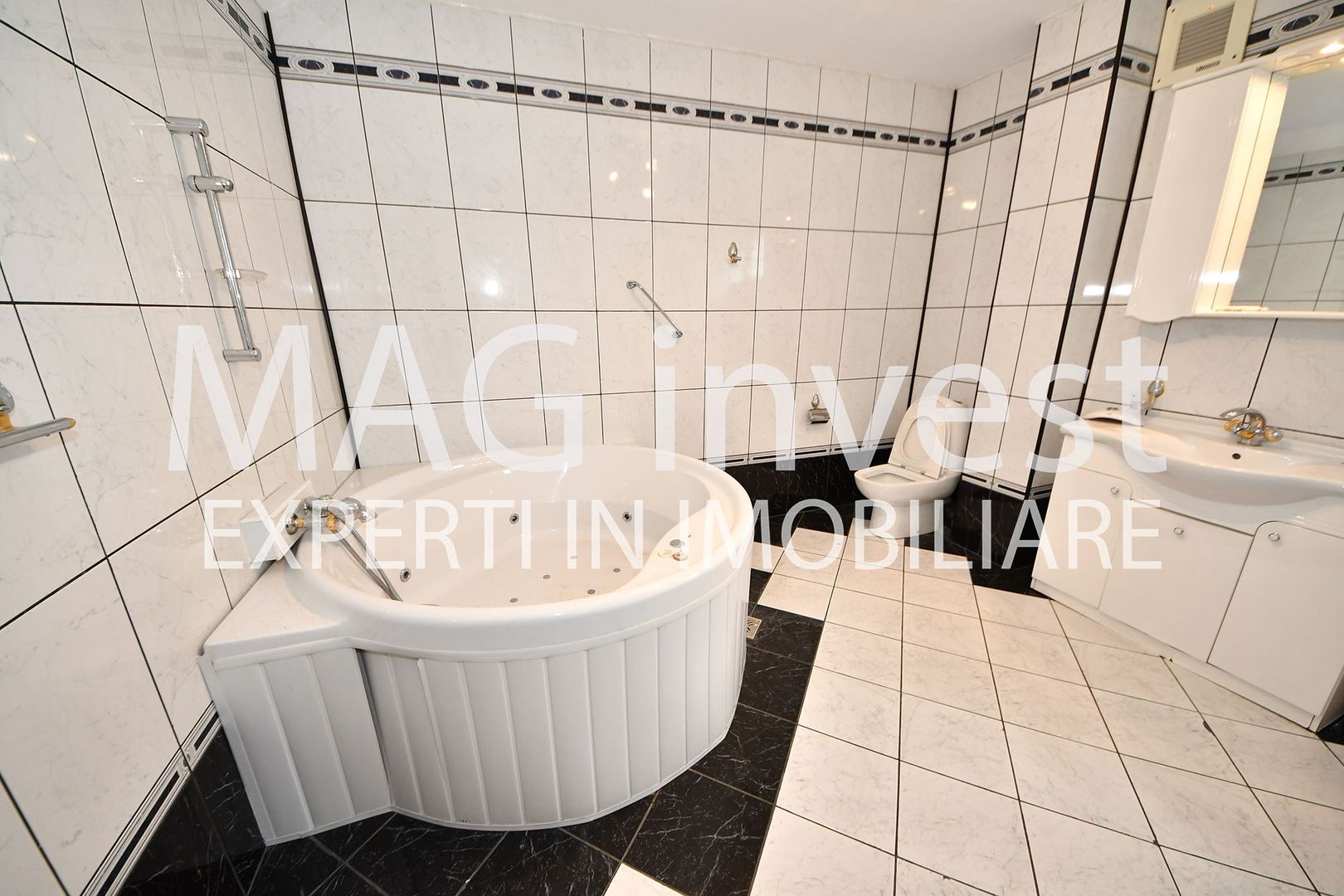 Exclusivitate - Vila P+2E - 15 camere, garaj - Mazepa 2, str. Al. Cernat - Poză 15