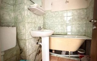 Garsoniera de vanzare zona Piateta Catedralei - Poză 4