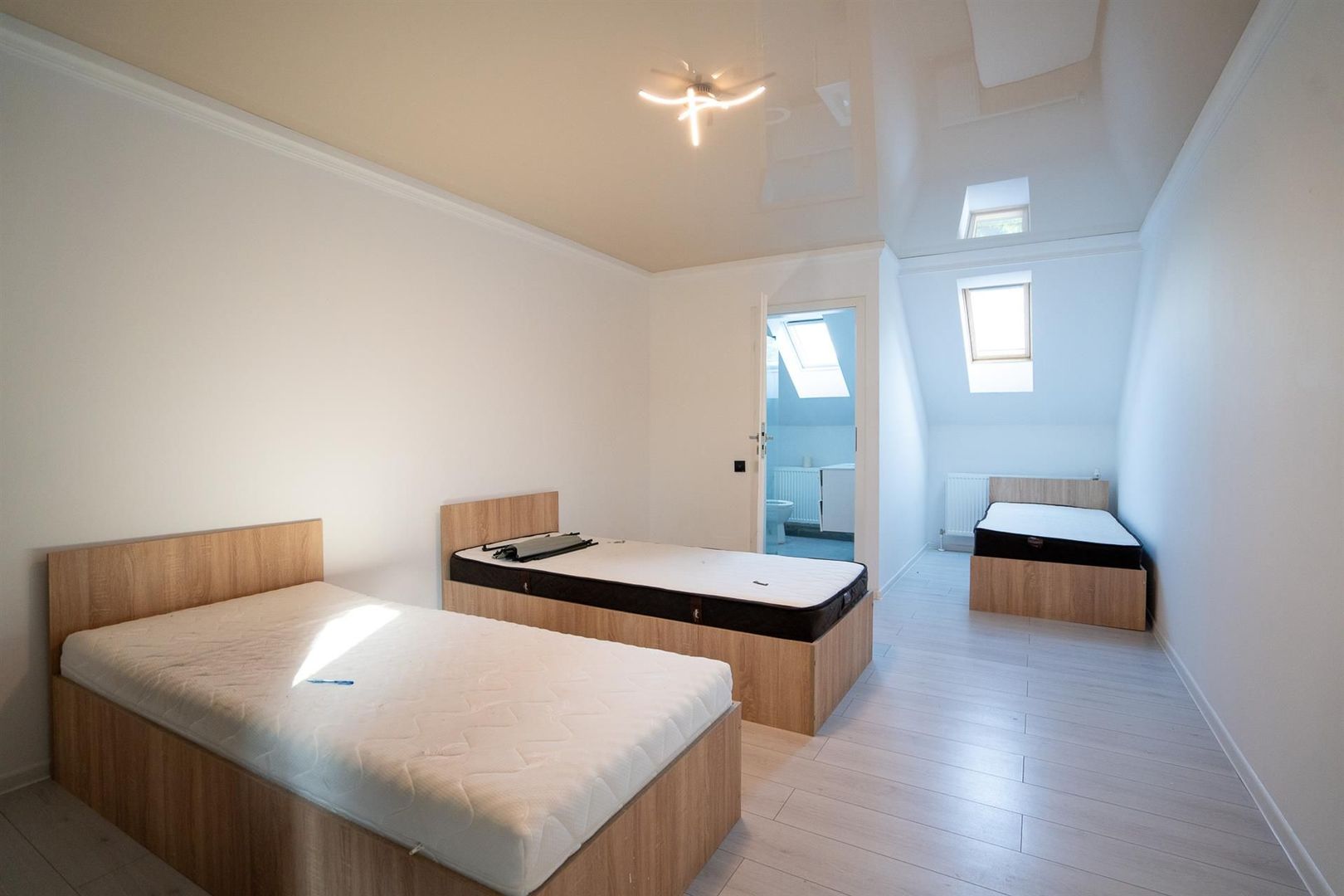 Spatiu comercial birouri/cazare Episcopia - Poză 6