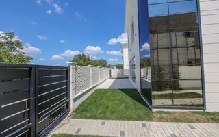 Vila in ansamblu exclusivist, acces la piscină și facilități premium - Poză 14