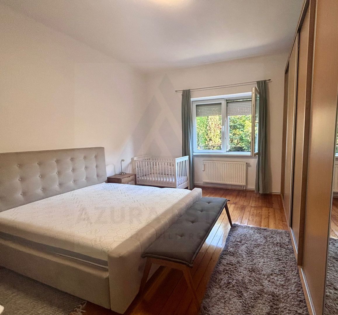 Apartament la casa 76 mp utili terasa curte si pivnita zona Lupeni - Poză 9