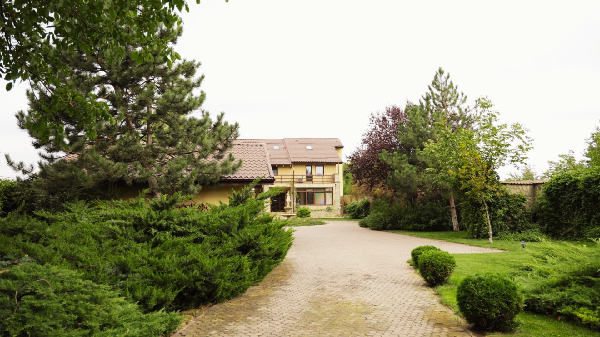 Vila de lux Buftea de inchiriat | 520 mp | teren 2491 mp - Poză 8